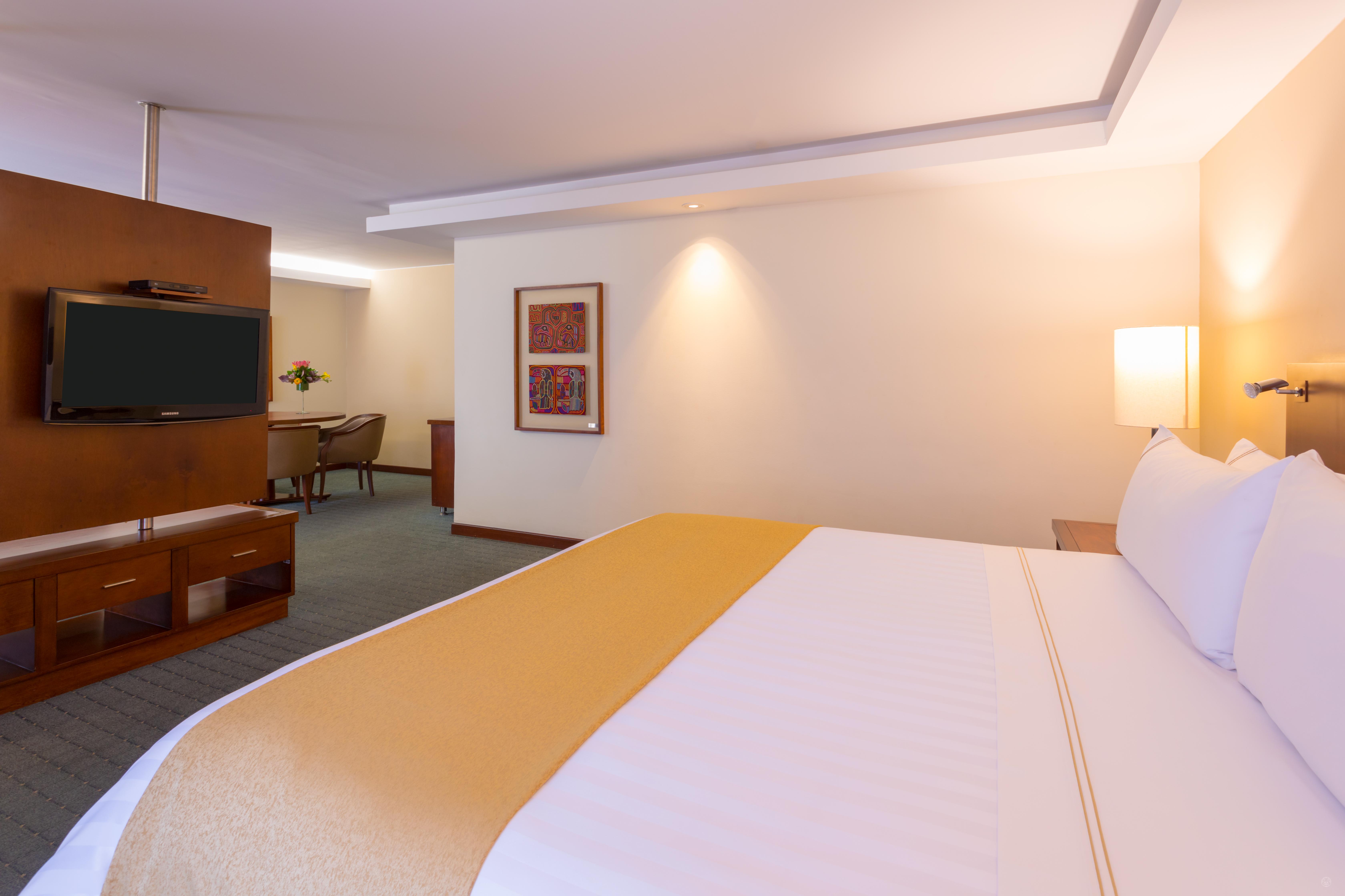 Ghl Hotel Capital Богота Экстерьер фото Suite