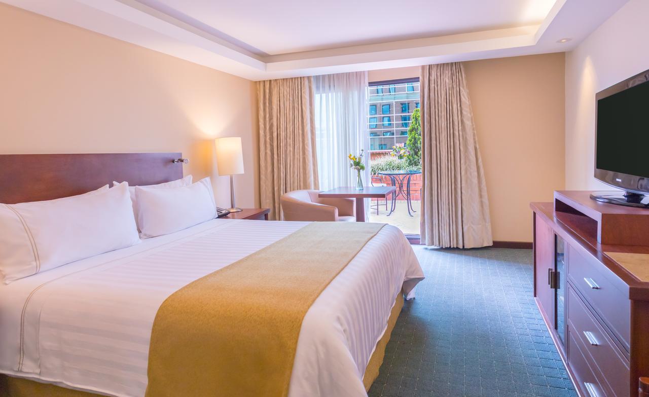 Ghl Hotel Capital Богота Экстерьер фото A room at the hotel