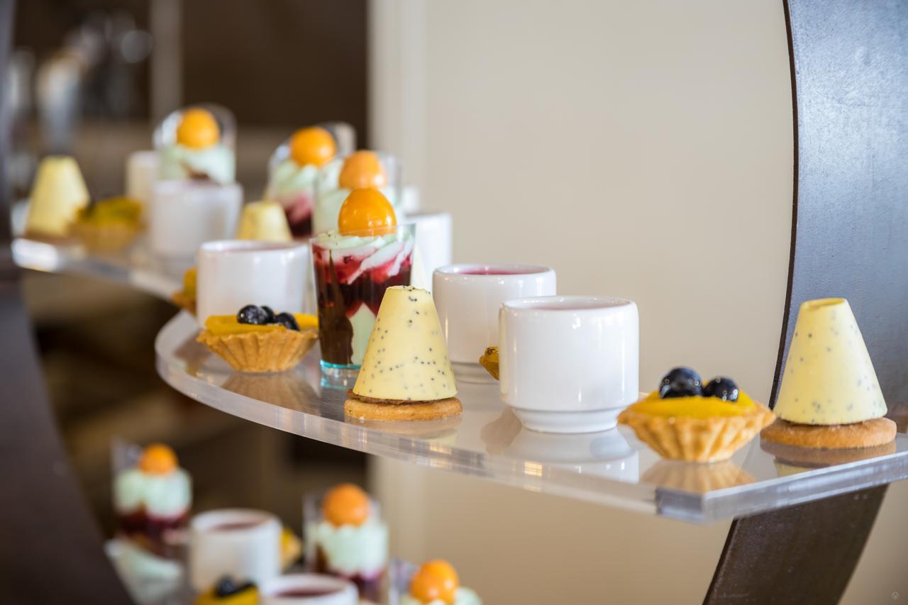 Ghl Hotel Capital Богота Экстерьер фото A selection of desserts