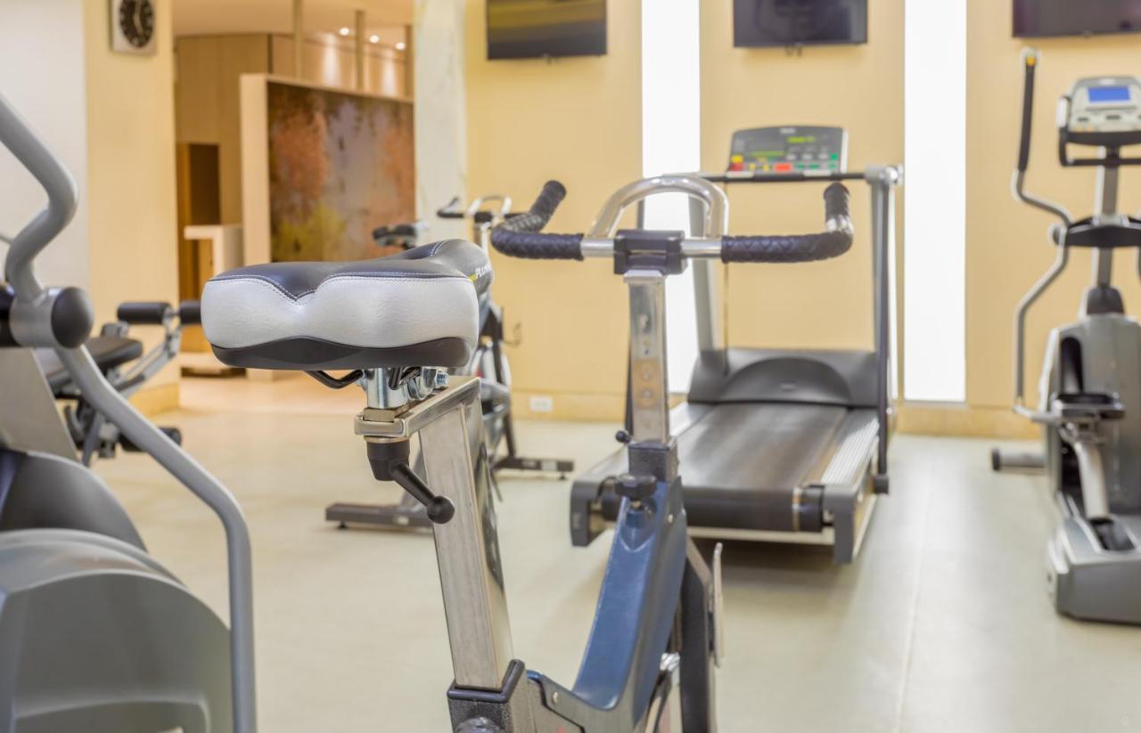 Ghl Hotel Capital Богота Экстерьер фото The gym at the hotel